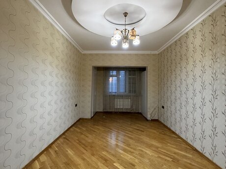 3 otaqlı köhnə tikili - Bakıxanov q. - 90 m²