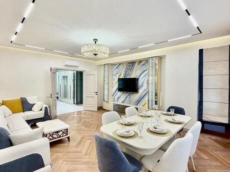 Elan №5850070 - Bakı, 28 May m., 3 otaqlı, 108 m², 11/14 mərtəbə