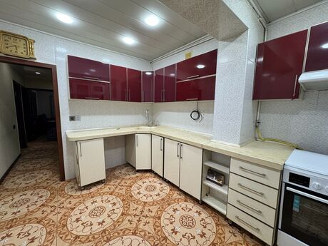 3 otaqlı köhnə tikili - Bakıxanov q. - 82 m²