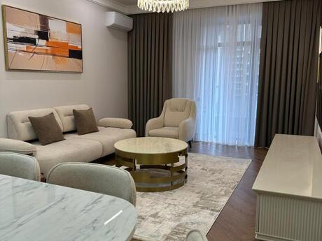 3-комн. новостройка - м. 8 ноября - 110 м²