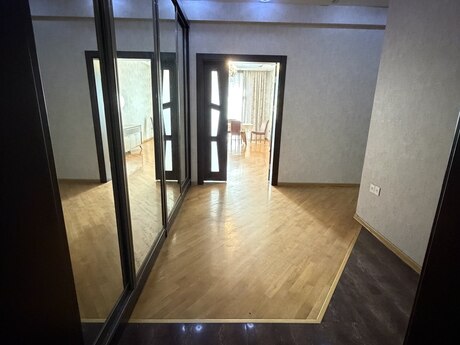 Объявление №5849969 - Баку, м. Элмляр Академиясы, 4-комн., 134 м², 4/16 этаж