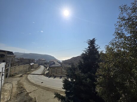4 otaqlı həyət evi/bağ evi - Badamdar q. - 500 m²