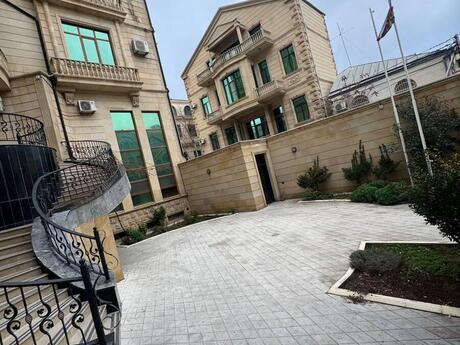 13 otaqlı ofis - Nərimanov r. - 1000 m²