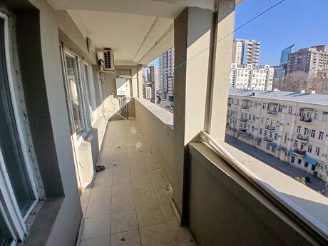 3 otaqlı köhnə tikili - 28 May m. - 75 m²