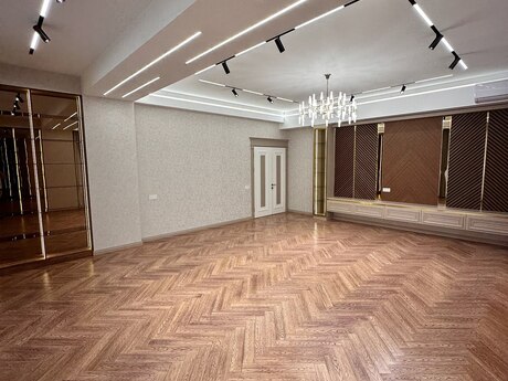 4 otaqlı yeni tikili - 28 May m. - 195 m²