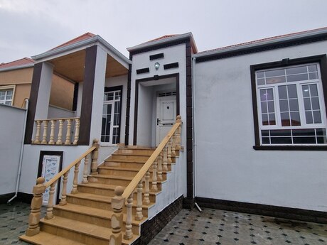 4 otaqlı həyət evi/bağ evi - Zabrat q. - 121 m²