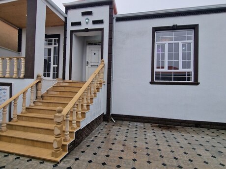 4 otaqlı həyət evi/bağ evi - Zabrat q. - 121 m²