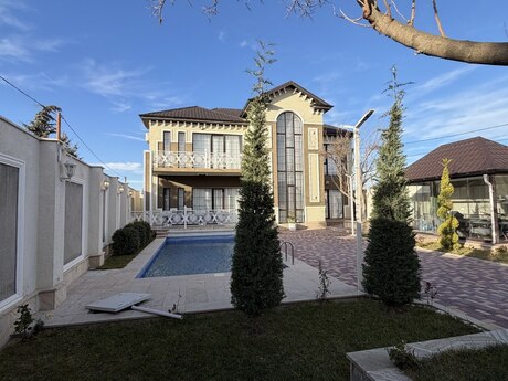 7 otaqlı həyət evi/bağ evi - Şüvəlan q. - 450 m²