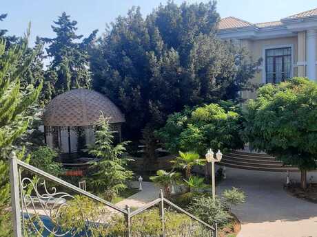 6 otaqlı həyət evi/bağ evi - Bilgəh q. - 420 m²