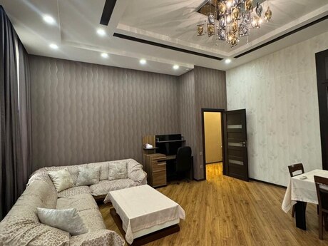 3 otaqlı köhnə tikili - İçəri Şəhər m. - 100 m²
