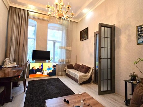 3 otaqlı köhnə tikili - Sahil m. - 80 m²