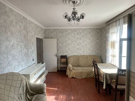 2 otaqlı köhnə tikili - Əhmədli q. - 40 m²