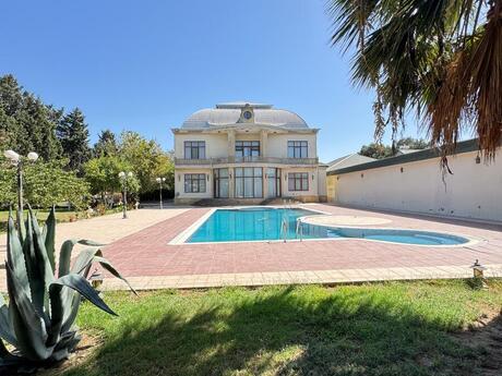 8 otaqlı həyət evi/bağ evi - Şüvəlan q. - 1400 m²