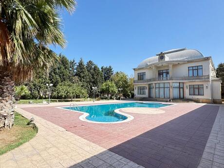 8 otaqlı həyət evi/bağ evi - Şüvəlan q. - 1400 m²