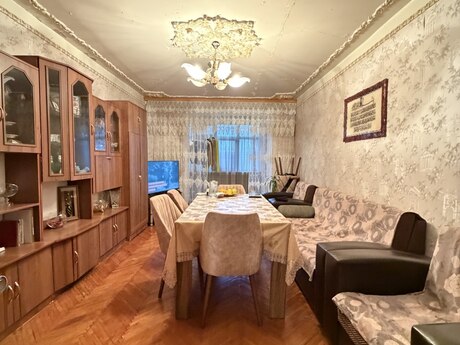 3 otaqlı köhnə tikili - Bakıxanov q. - 85 m²
