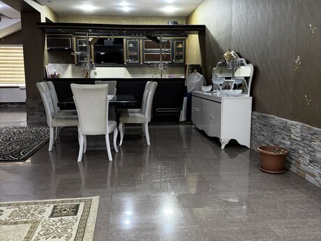5 otaqlı həyət evi/bağ evi - Mərdəkan q. - 260 m²