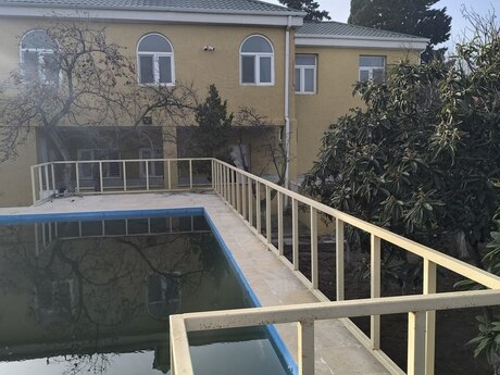 5 otaqlı həyət evi/bağ evi - Novxanı q. - 350 m²