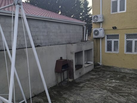 5 otaqlı həyət evi/bağ evi - Novxanı q. - 350 m²