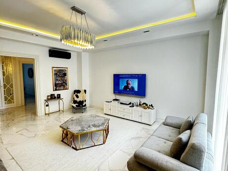 Объявление №5853590 - Баку, пос. Аг шехер, 4-комн., 156 м², 2/4 этаж