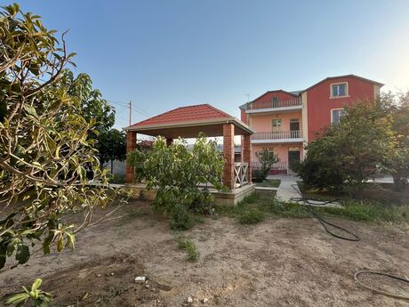 5 otaqlı həyət evi/bağ evi - Novxanı q. - 330 m²