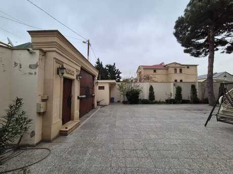 7 otaqlı həyət evi/bağ evi - Neftçilər m. - 420 m²