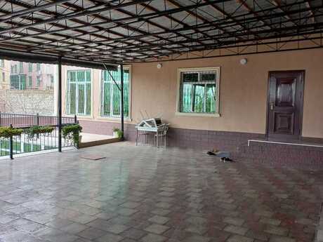 7 otaqlı həyət evi/bağ evi - Badamdar q. - 280 m²