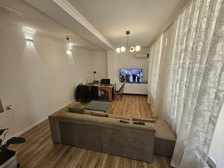 5 otaqlı həyət evi/bağ evi - Badamdar q. - 380 m²