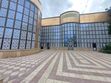 Obyekt - Qaraçuxur q. - 1300 m²