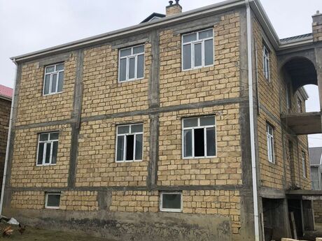 9 otaqlı həyət evi/bağ evi - Atyalı q. - 600 m²