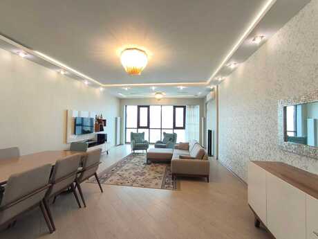 4 otaqlı yeni tikili - Şah İsmayıl Xətai m. - 220 m²