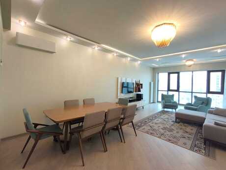 4 otaqlı yeni tikili - Şah İsmayıl Xətai m. - 220 m²