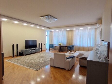 4 otaqlı yeni tikili - 28 May m. - 220 m²