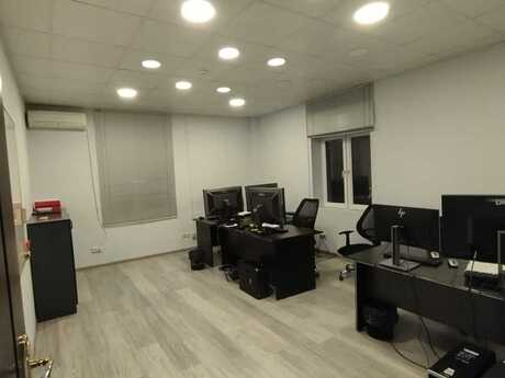20-комн. офис - м. Ичеришехер - 1000 м²