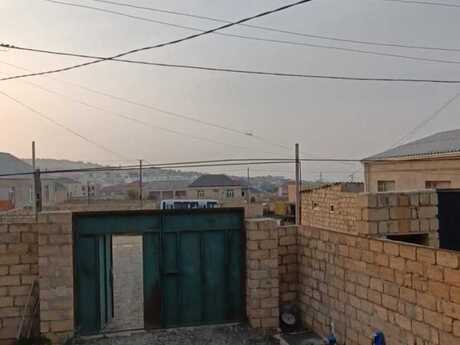 4 otaqlı həyət evi/bağ evi - Çiçək q. - 106 m²