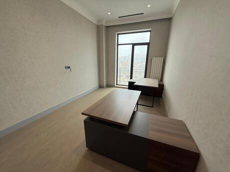4 otaqlı ofis - Ağ şəhər q. - 225 m²
