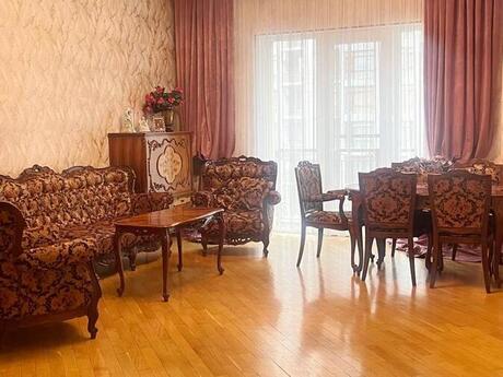 4 otaqlı yeni tikili - 28 May m. - 178 m²