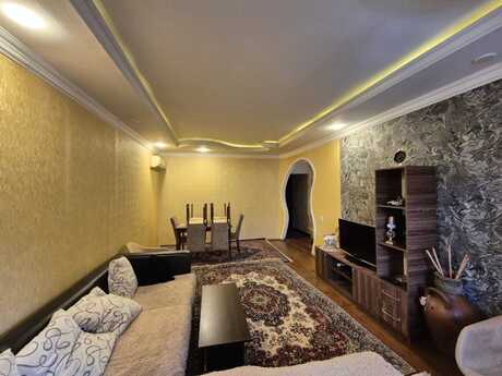 3 otaqlı köhnə tikili - İnşaatçılar m. - 70 m²