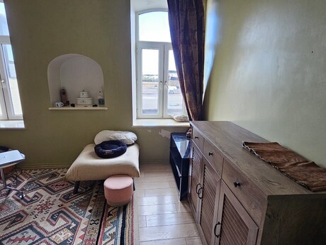 2 otaqlı köhnə tikili - İçəri Şəhər m. - 60 m²