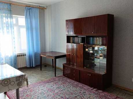 3 otaqlı köhnə tikili - Köhnə Günəşli q. - 75 m²