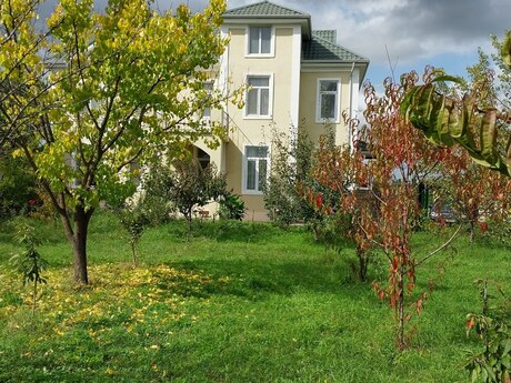 8 otaqlı həyət evi/bağ evi - Xudat - 200 m²