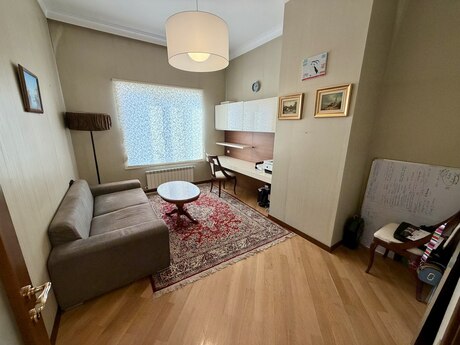 5 otaqlı yeni tikili - 28 May m. - 390 m²