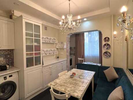 2 otaqlı köhnə tikili - Nəsimi m. - 63 m²
