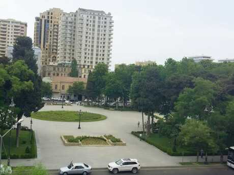 2 otaqlı köhnə tikili - 28 May m. - 65 m²