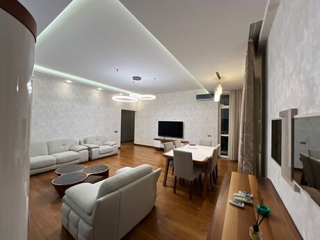3 otaqlı yeni tikili - 8 Noyabr m. - 150 m²