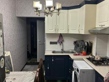 2 otaqlı köhnə tikili - Azadlıq Prospekti m. - 65 m²
