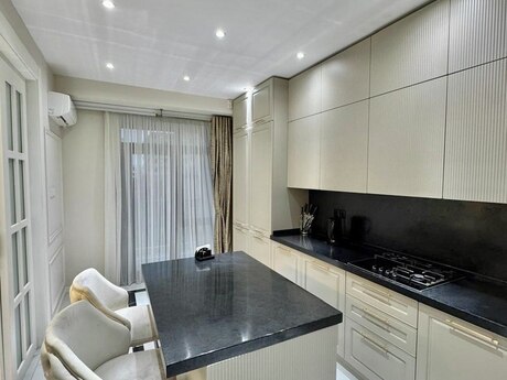 3 otaqlı yeni tikili - Nəriman Nərimanov m. - 153 m²