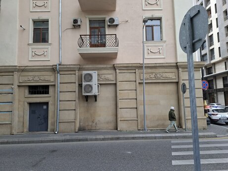 3 otaqlı köhnə tikili - Sahil m. - 80 m²