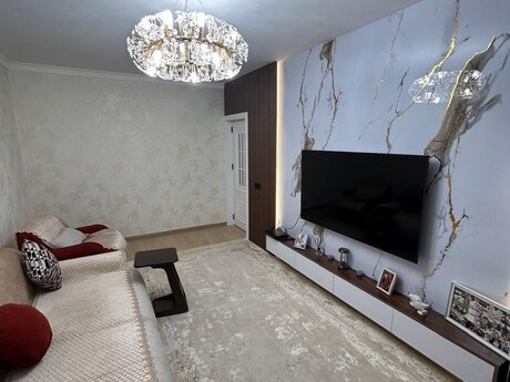 4 otaqlı köhnə tikili - İnşaatçılar m. - 110 m²