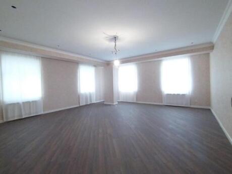 4 otaqlı yeni tikili - 8 Noyabr m. - 176 m²