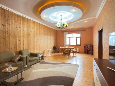 7 otaqlı həyət evi/bağ evi - Badamdar q. - 330 m²
